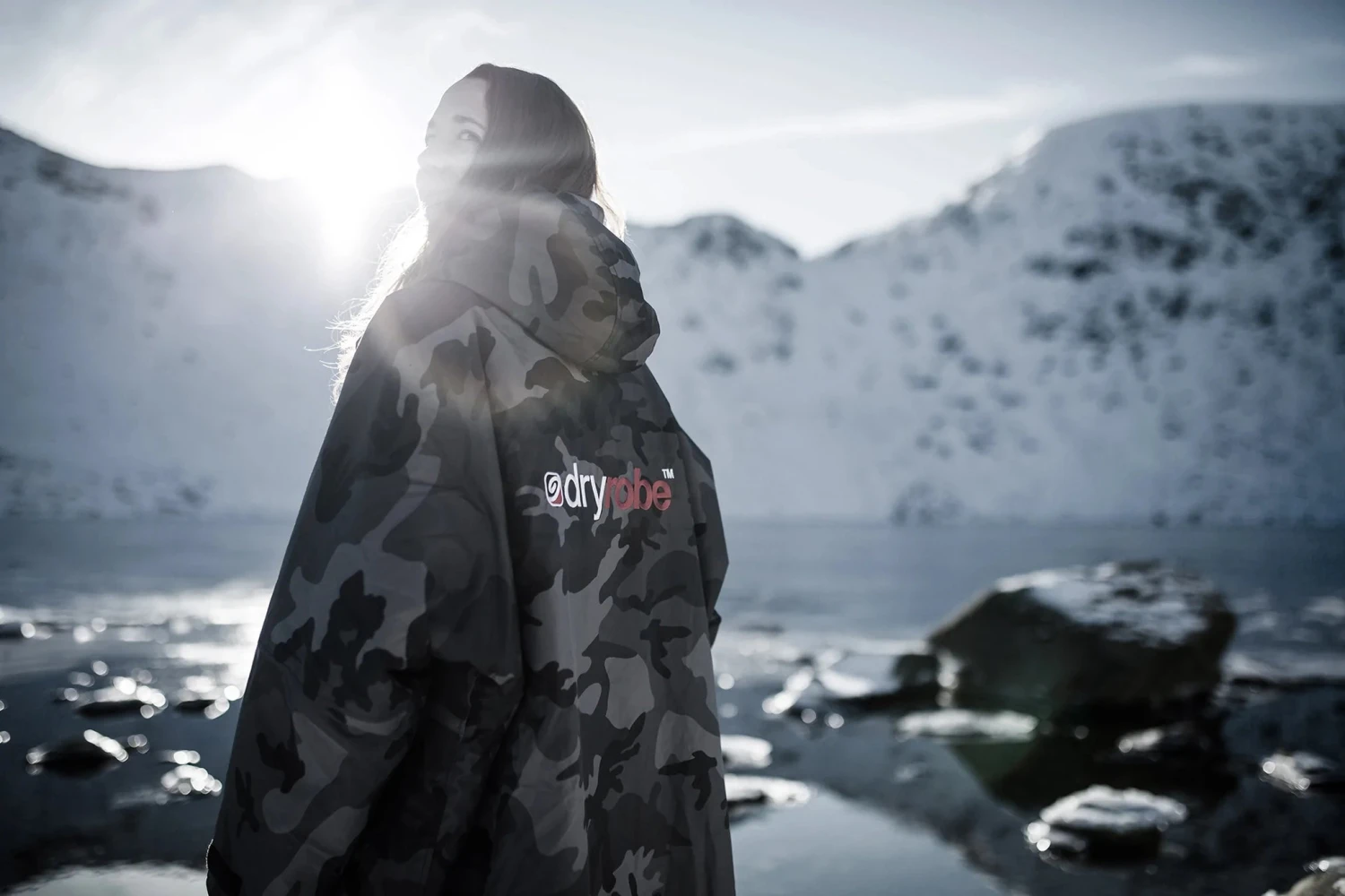 Dryrobe Advance Long Sleeve Black Camouflage - RECYCLED - Image 7