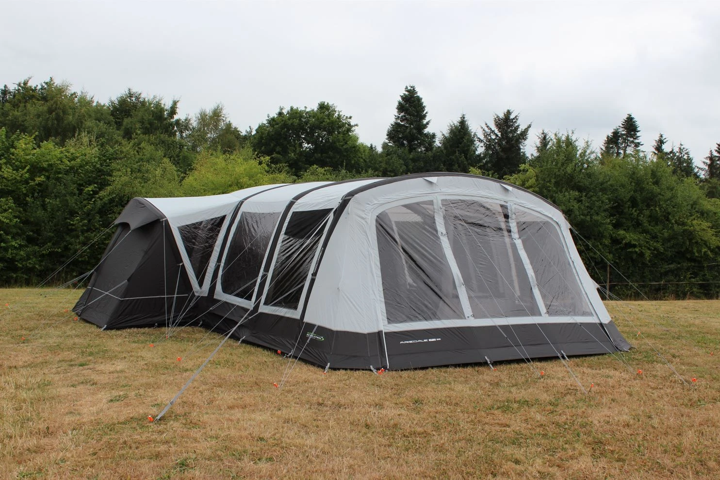 Outdoor Revolution Airedale 7.0SE Air Tent (2023) Including Footprint & Lounge Liner - Image 3