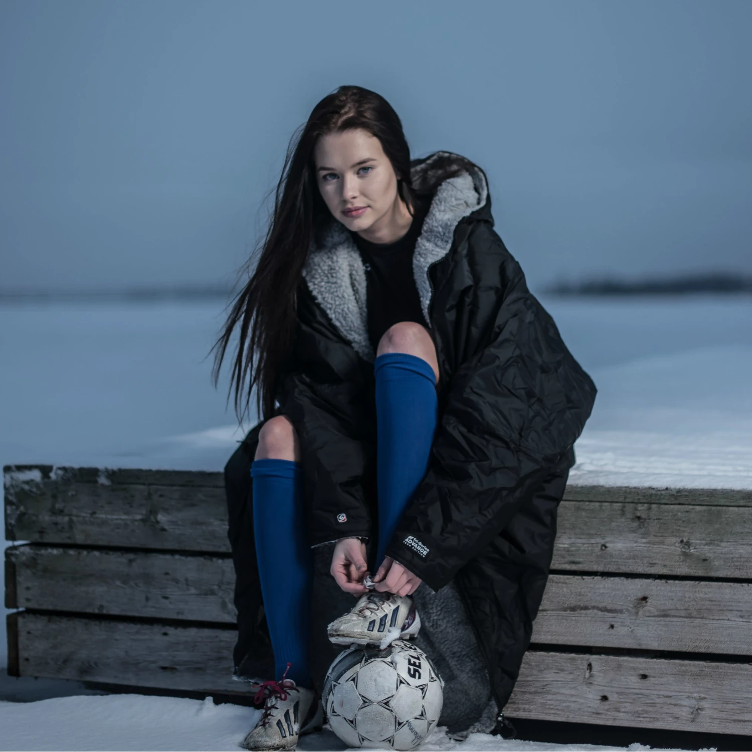 Dryrobe Advance Long Sleeve BLACK GREY - RECYCLED - Image 7