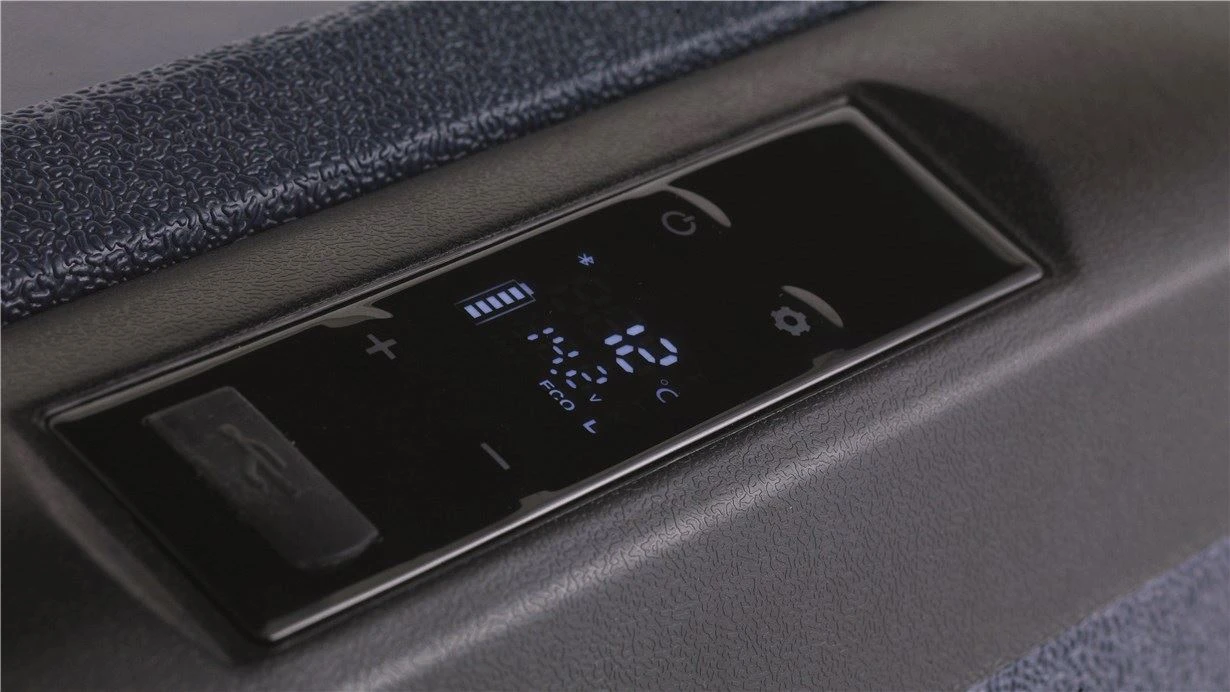 Outwell Arctic Chill 50L Coolbox 12v/230v - Image 8