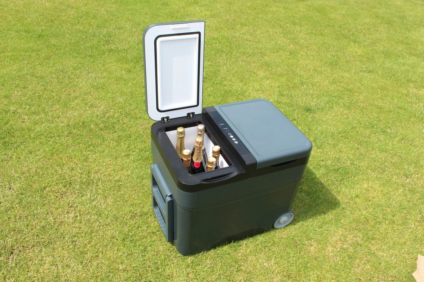 Outdoor Revolution Eco Deep Extreme Compressor Cooler 45L - Image 4